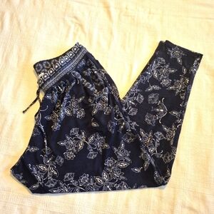 Robin Piccone women's medium casual pull on pants style #151147 blue & white